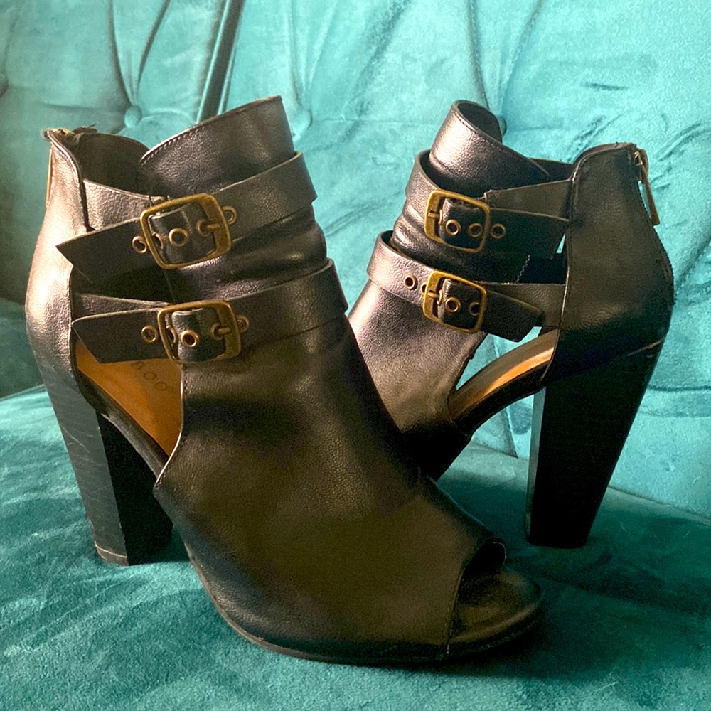 EUC black ankle boots